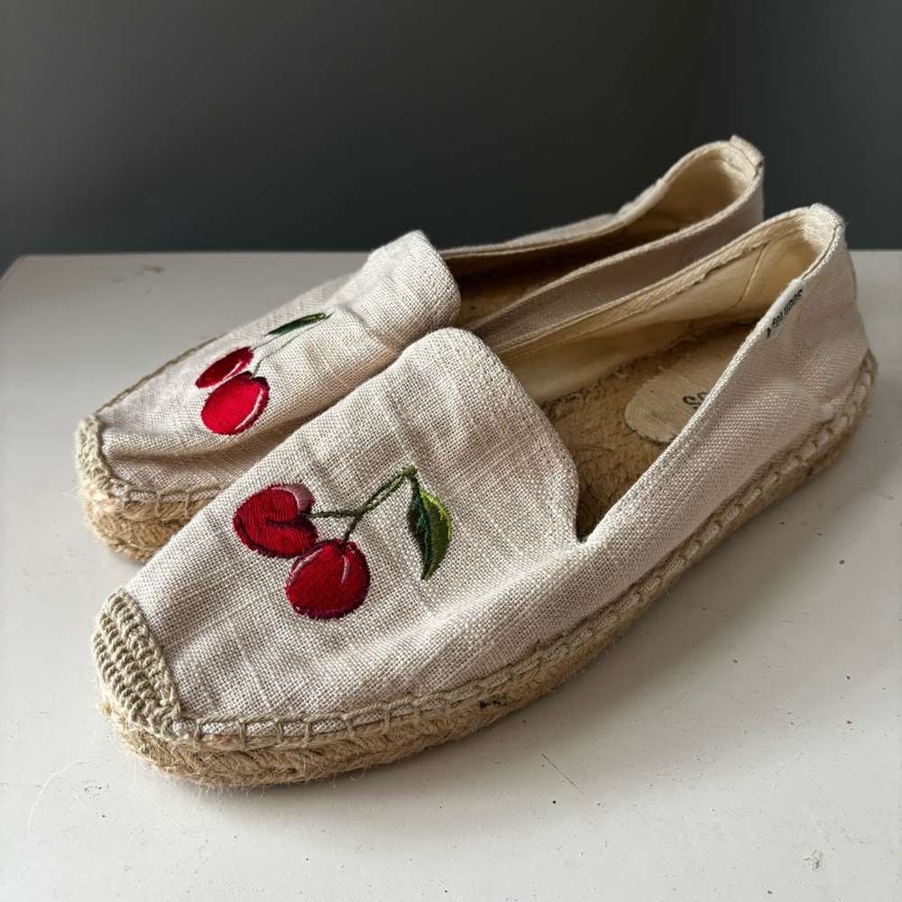 Soludos Espadrilles with a Cherry Embroidery As New - Picture 7 of 7